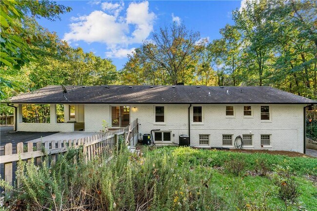 Building Photo - 6511 Vernon Woods Dr NE