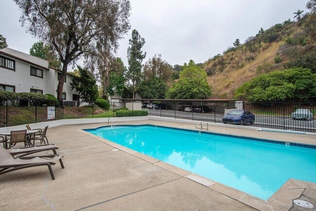 Building Photo - 5046 Collwood Way
