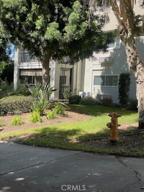 Building Photo - 5515 Paseo Del Lago W