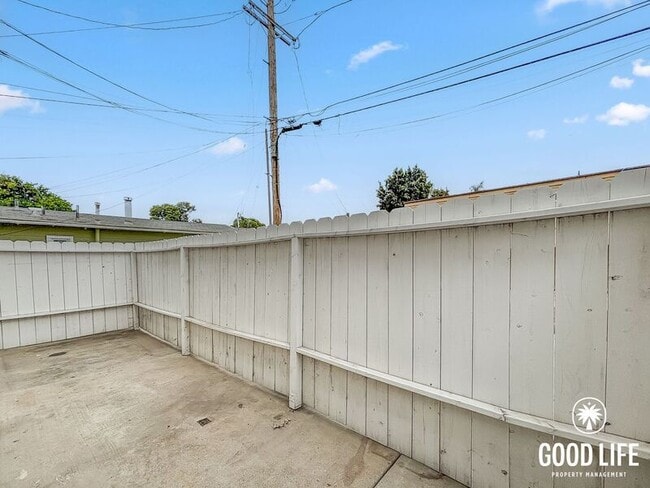 Building Photo - 4379 McClintock St