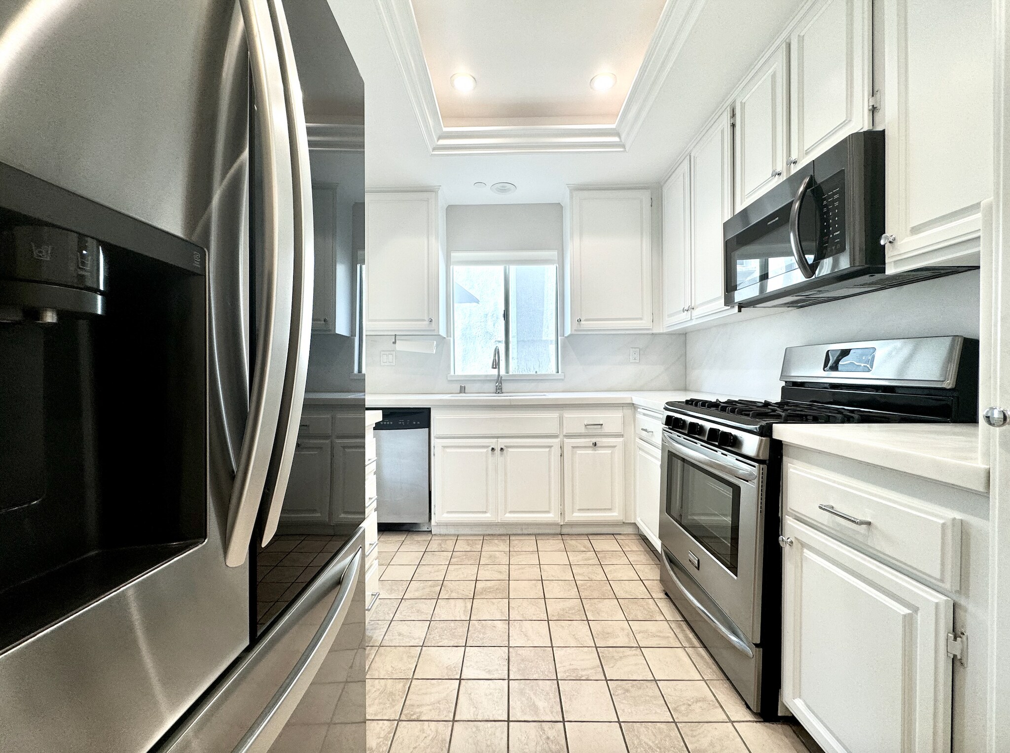 Building Photo - 1930 S Beverly Glen Blvd