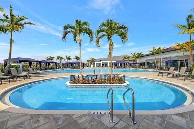 Building Photo - 11583 SW Oceanfront Ct