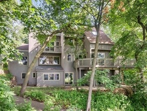 Building Photo - 6301 Bayridge Rd