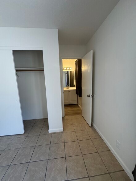 Primary Closet / bathroom - 3611 Buena Vista Ave