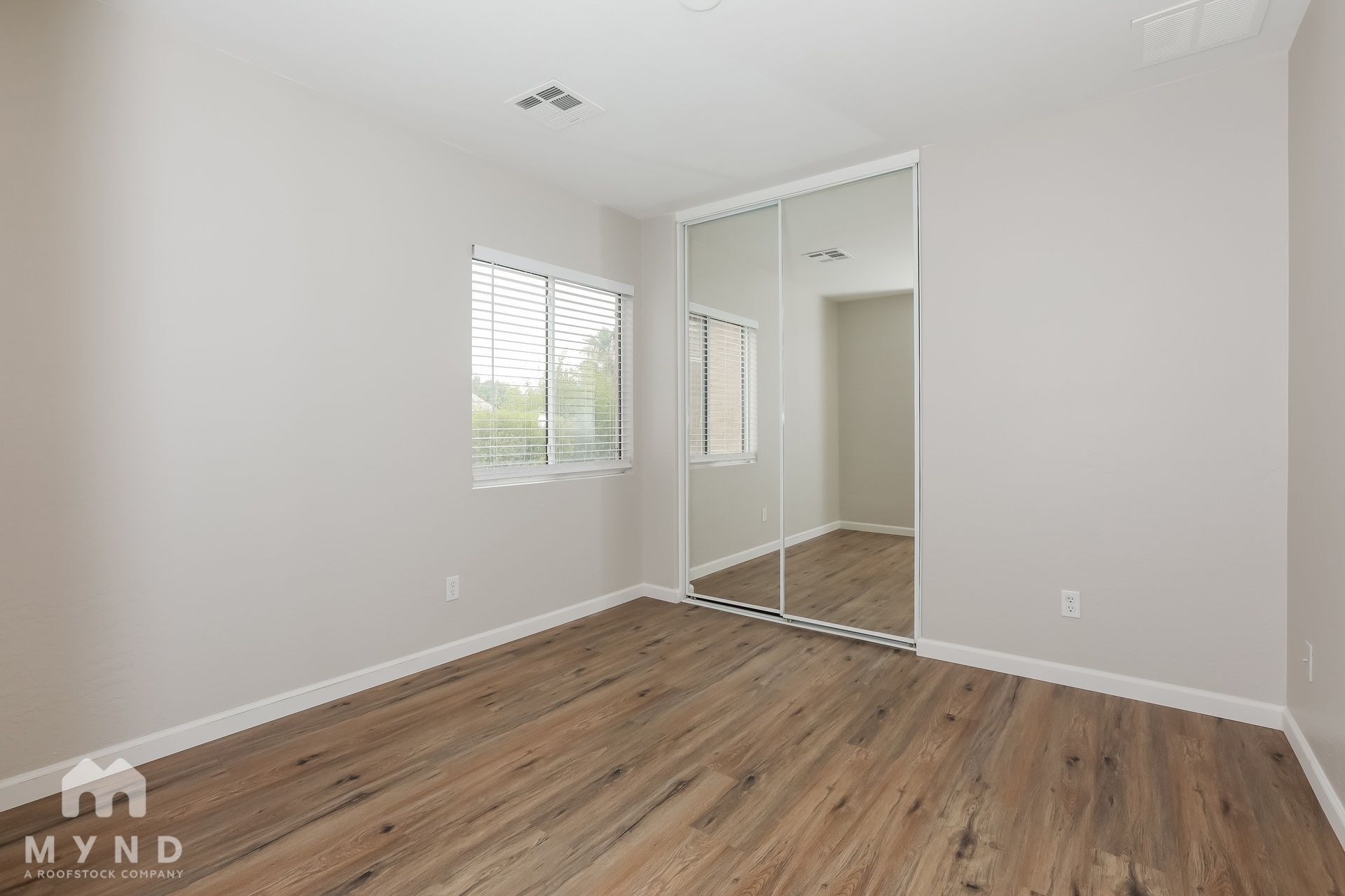 Building Photo - 2751 E Olivine Rd