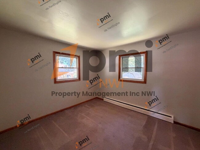Building Photo - 2591 Parkview St