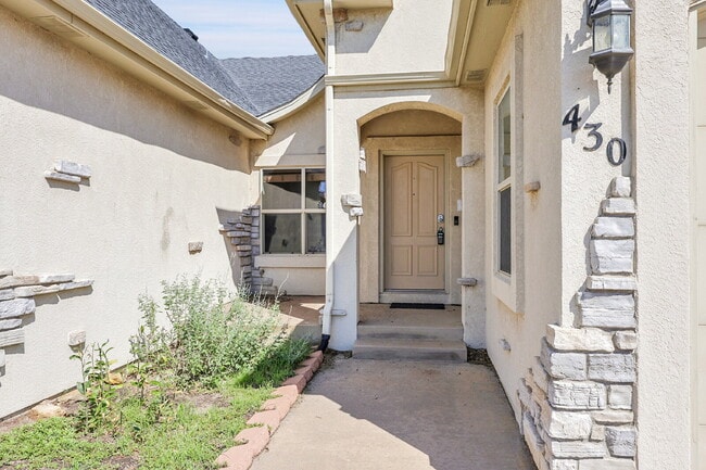 Building Photo - $3,650 - 4 Bed, 4 Bath Home with 4 Car Gar...