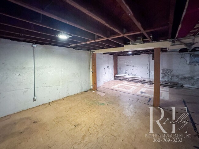 Building Photo - Light-Filled Home with Vaulted Ceilings, Bonus Basement & Walkable Location
