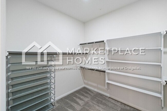Building Photo - 8016 Hillock Terrace