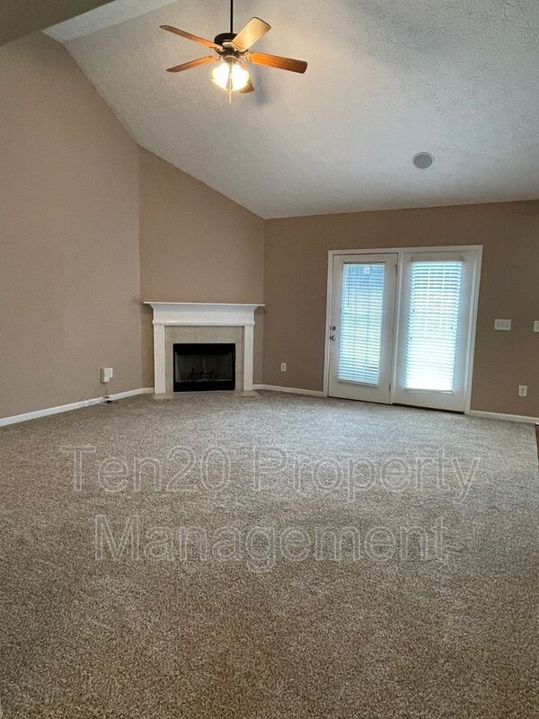Building Photo - 7974 N Ivy Park Dr
