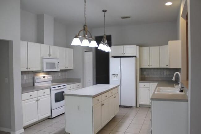 Building Photo - 4965 NW 8th Ave