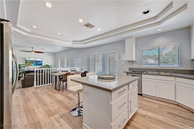 Building Photo - 6574 W Diablo Dr