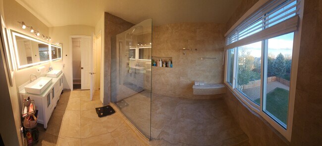Building Photo - 5415 S Dunkirk Way