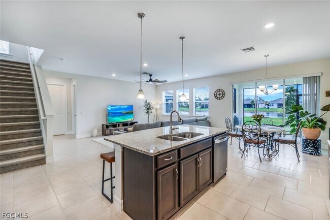 Building Photo - 421 Coral Reef Pl