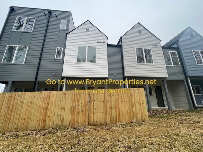 Building Photo - Madison - New 2 Bedroom 2.5 Baths Condo