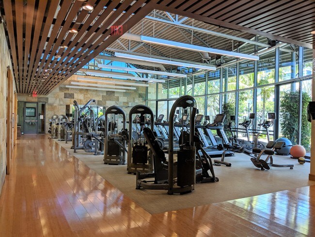 State-of-the-Art Fitness Center - 2324 Nolita