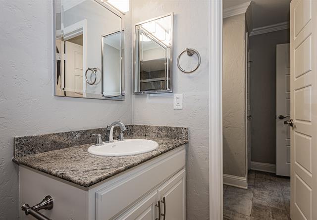 Building Photo - 3798 Vitruvian Way