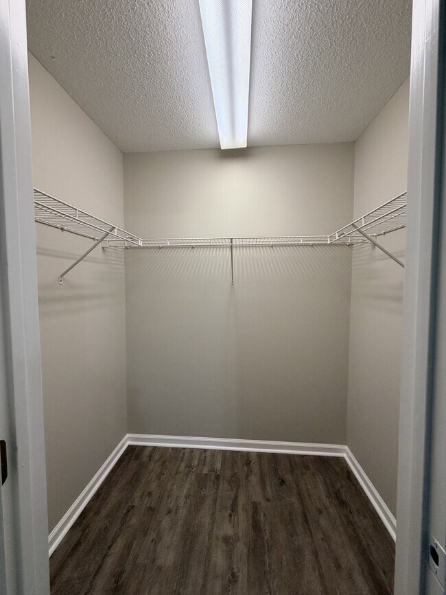 Building Photo - 3209 Deer Path Cir