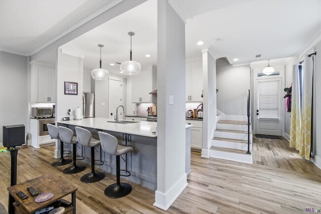 Building Photo - 421 St Thomas Ln