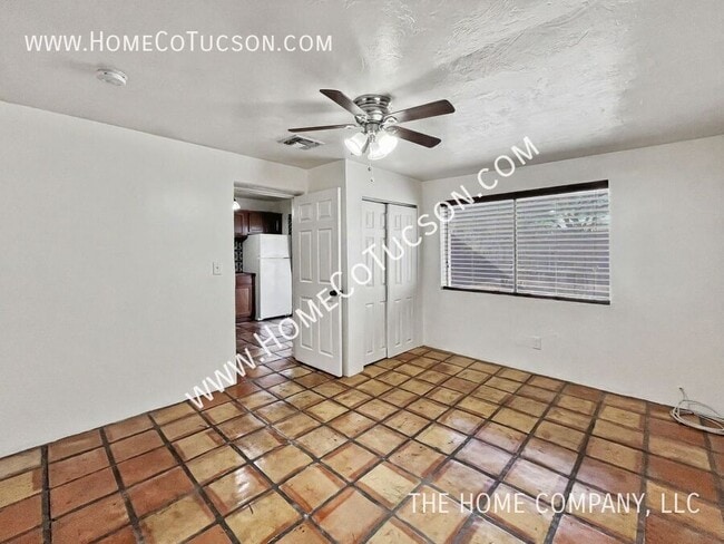 Building Photo - 4564 E Seneca St