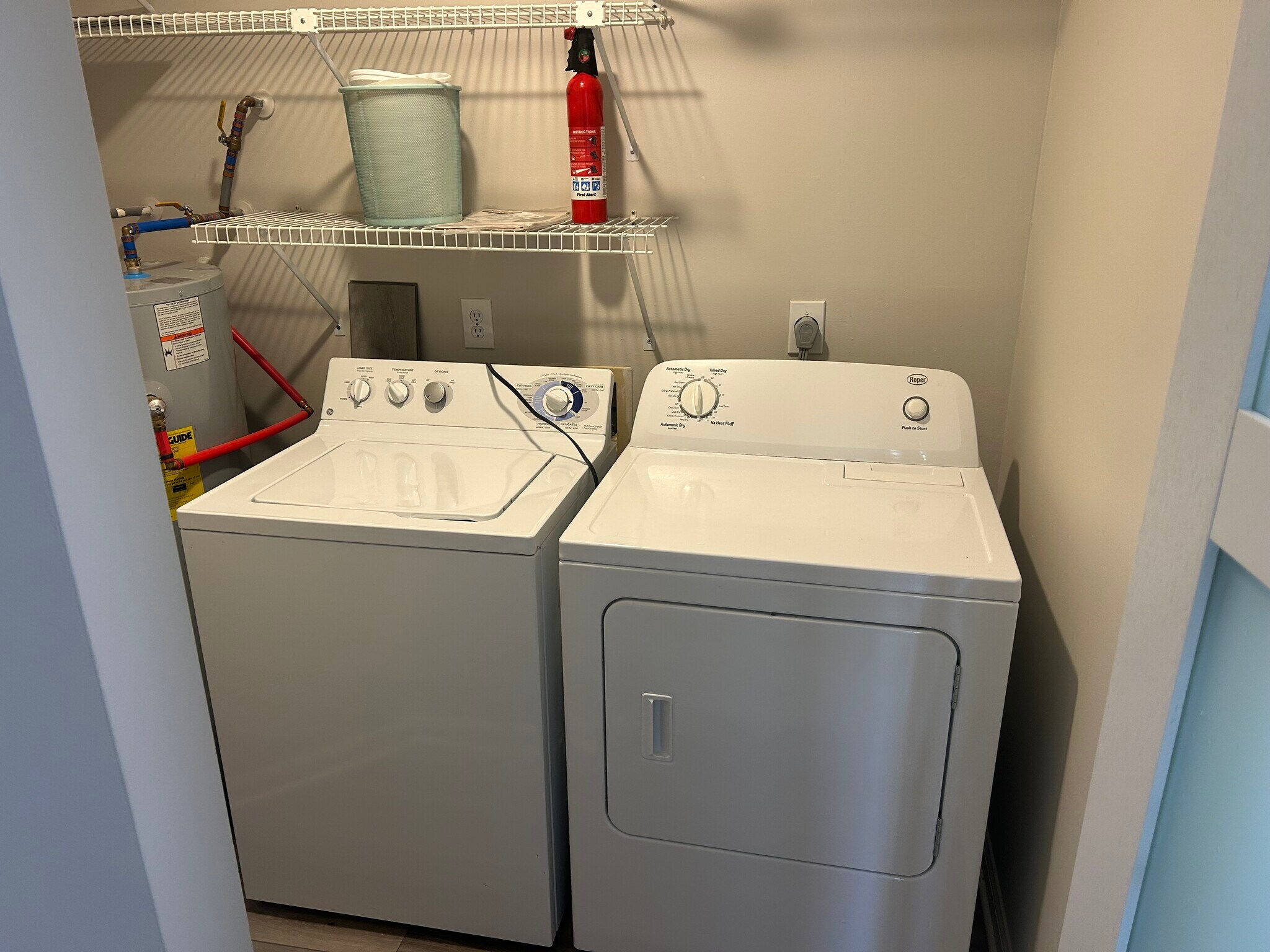 Building Photo - 8960 Duckview Dr