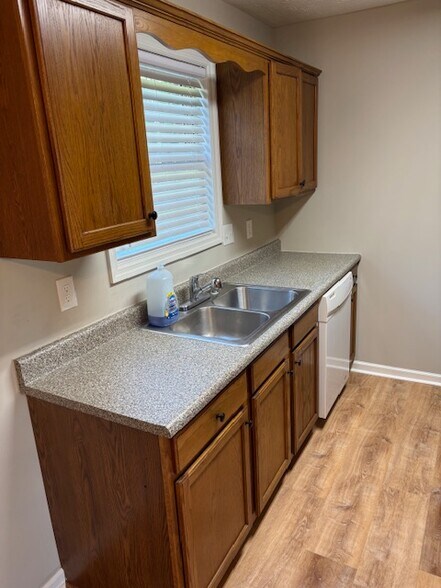 Building Photo - 254 Marcellus Dr
