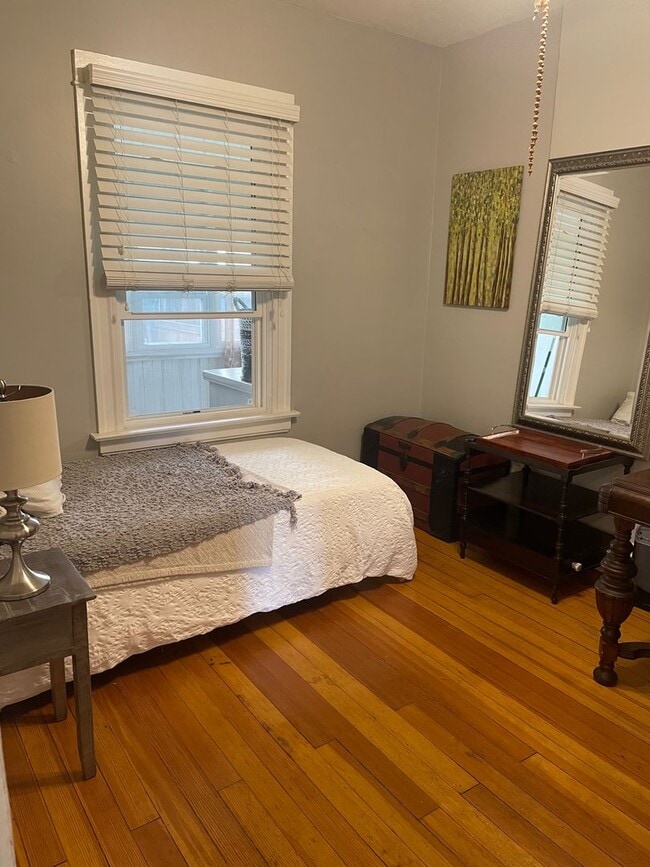 Building Photo - Charming duplex available in Cherry Creek North, one of Denver’s most sought-after neighborhoods!