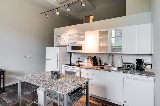 Building Photo - 309 Vine St