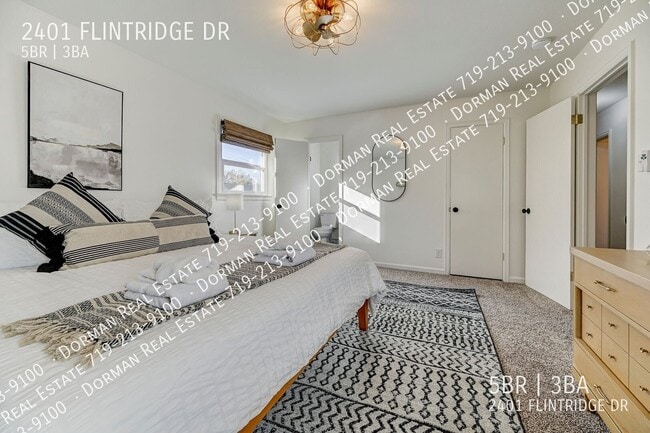 Building Photo - 2401 Flintridge Dr