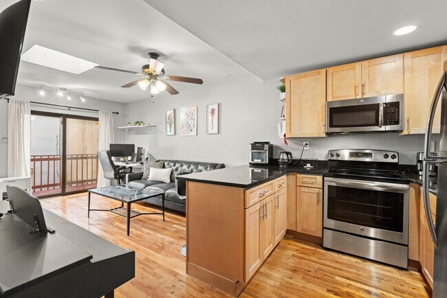Building Photo - 354 1st St