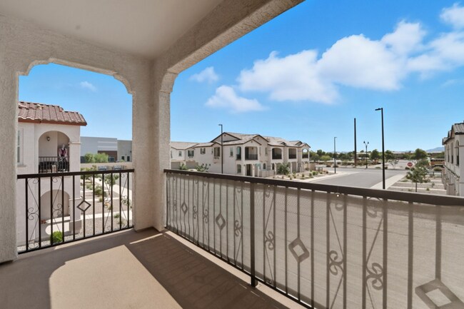 Building Photo - Like Brand New Luxurious Modern 3 Bedroom 2 Bath Townhome in Warner Meadow – Rare Rental Opportun...