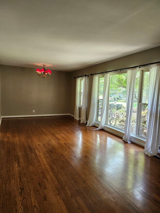 Building Photo - 3 Bedroom 2 bath Home in Stuart Heights
