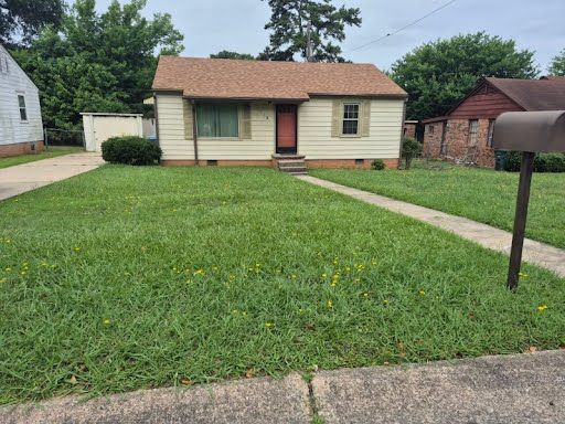 Building Photo - 1712 Pinewood Dr