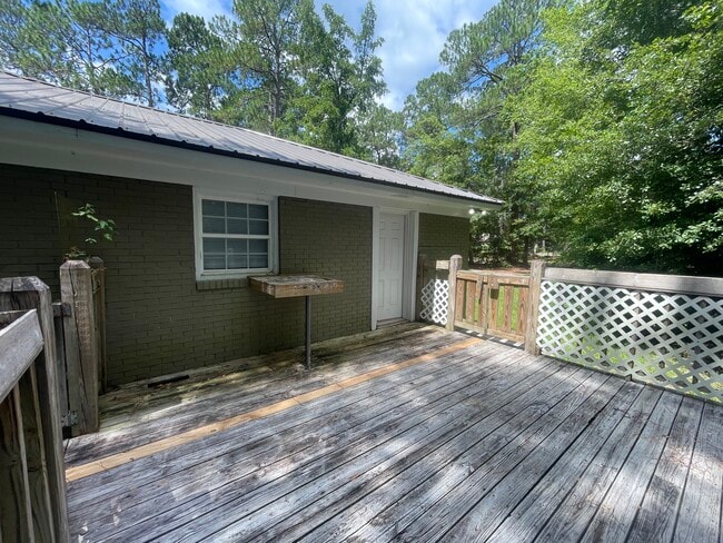 Building Photo - 103 Forest Way