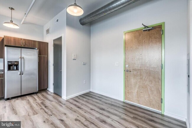 Building Photo - 4800 Brown St