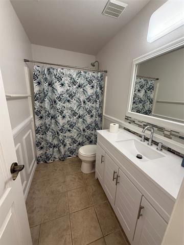 Building Photo - 206 Charleston Dr