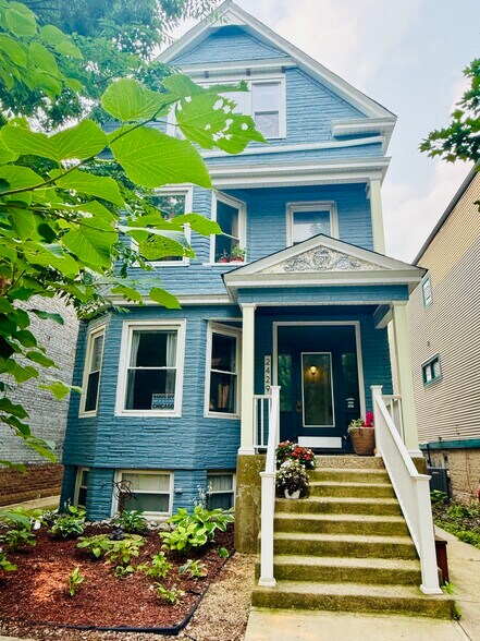 Building Photo - 2429 W Leland Ave