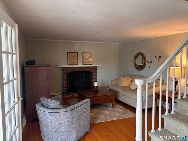 Building Photo - 7 Nehantic Dr