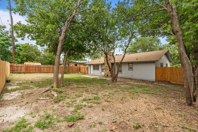 Building Photo - 8408 Staunton Dr