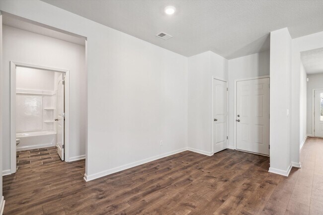 Building Photo - 85 Kipling Dr