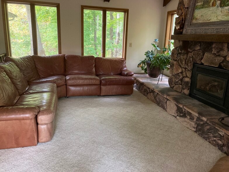 Building Photo - 3710 N Overland Rd