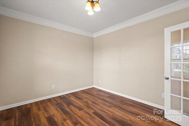 Building Photo - 2433 Chinkapin Ct