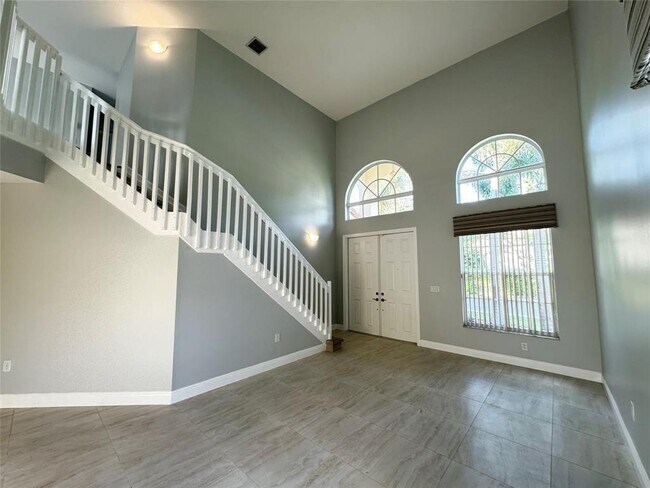 Building Photo - 390 NW 115th Way