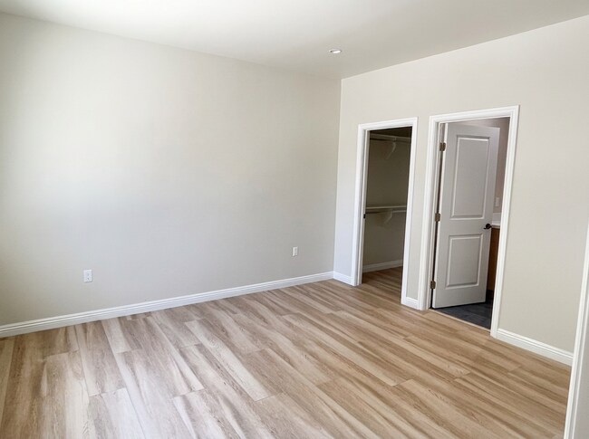 Building Photo - 9325 Lomita Dr