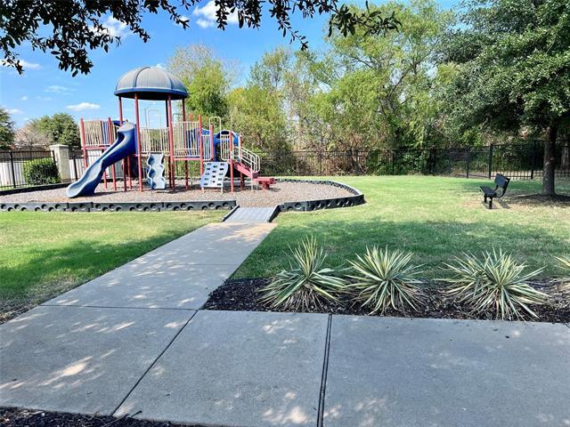 Building Photo - 8 Mapleridge Dr