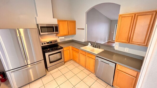 Building Photo - The Heart of Maitland: 3BD/2BA Home That F...