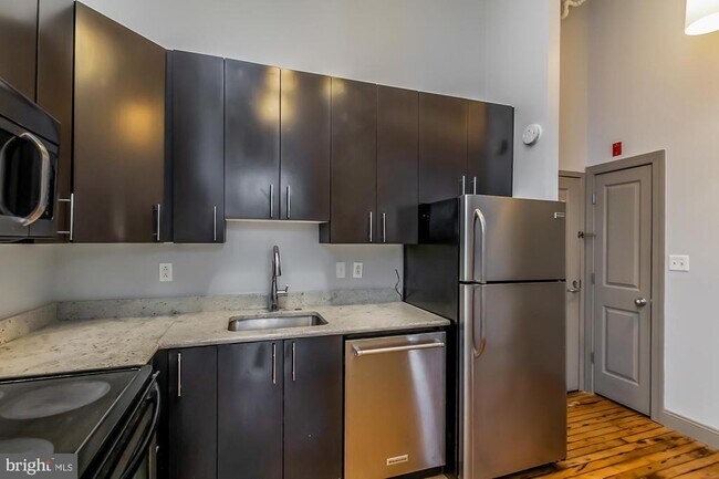 Building Photo - 511 S Bond St