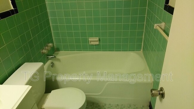 Building Photo - 201 N 9th St