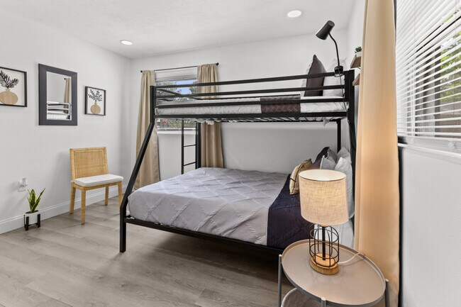 Building Photo - 3204 NW 10th St