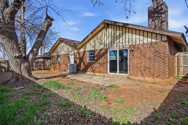 Building Photo - 11317 N Florida Ave